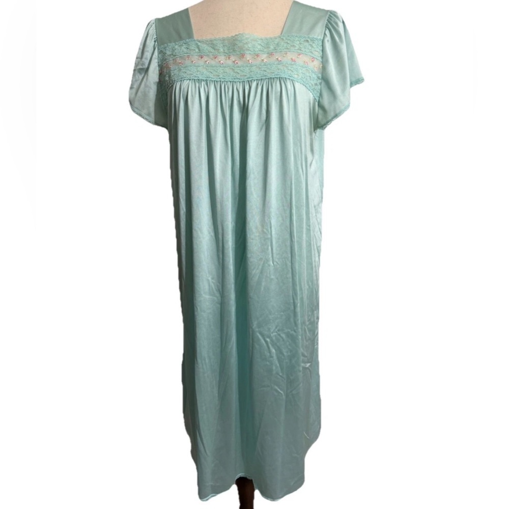 Vintage Vanity Fair Nightgown Size Medium Turquoise Short Sleeve Rose Lace